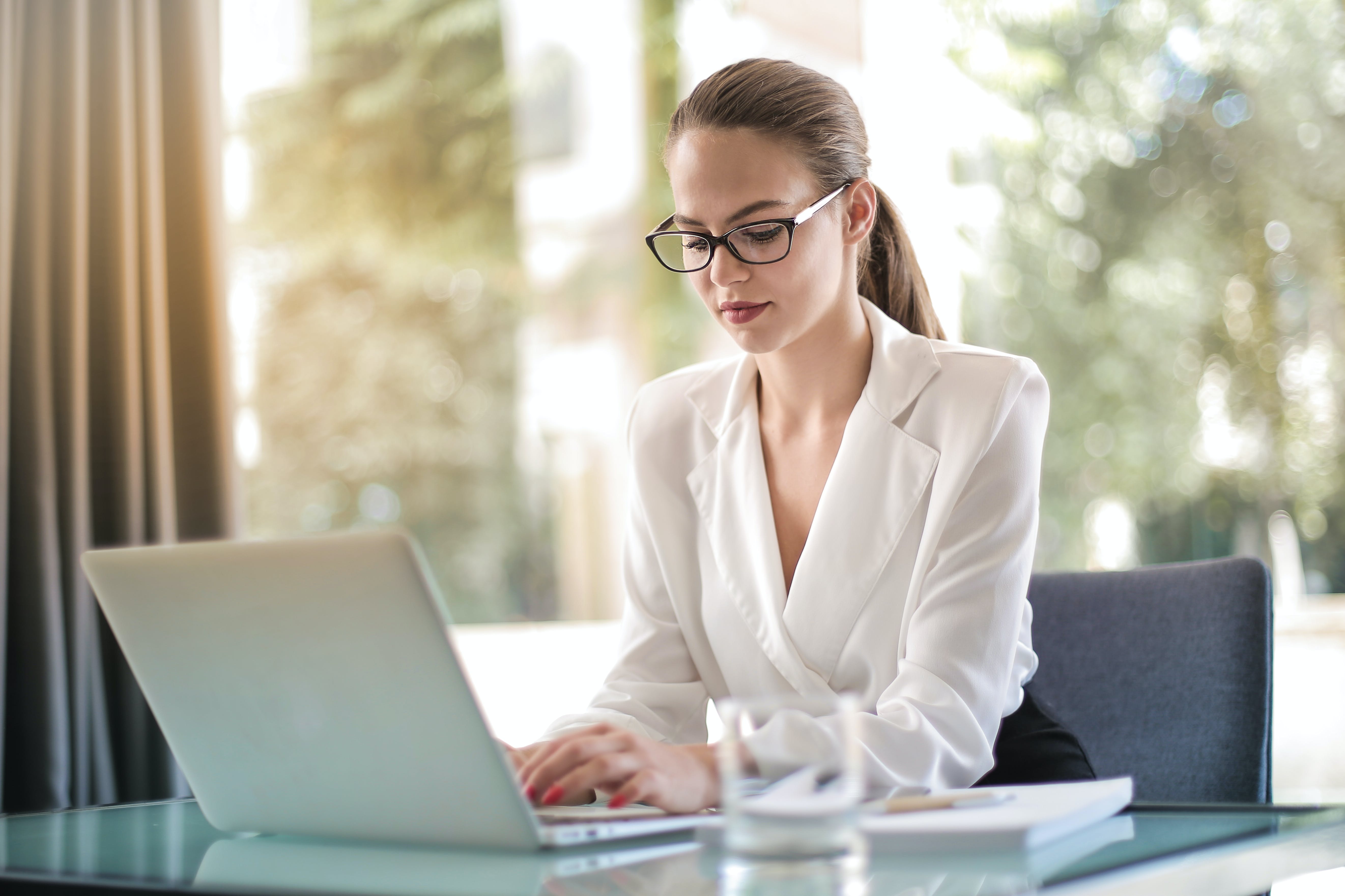 Comprehending the Phases of Career Advancement: A Comprehensive Overview from Beginning to End